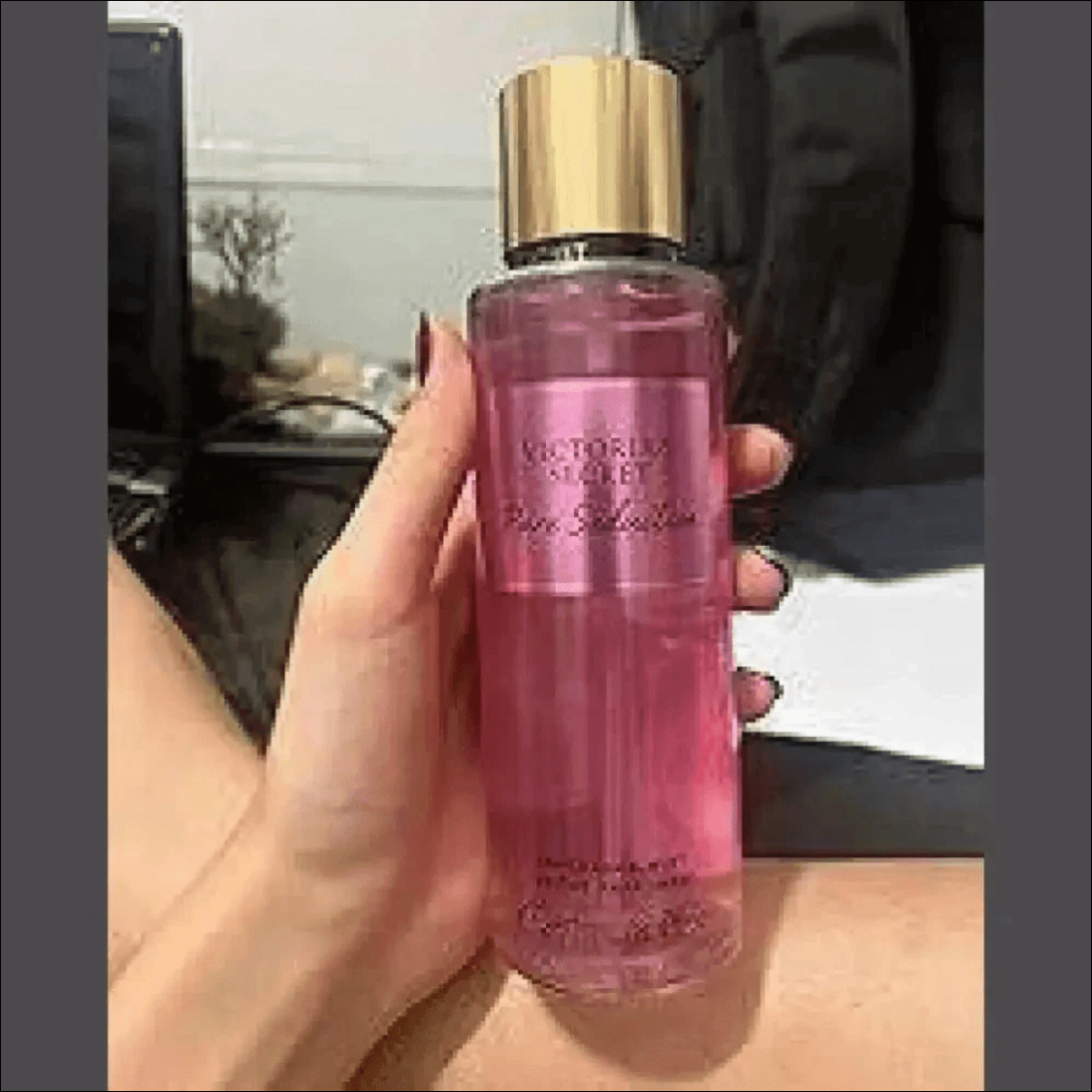 Kit Victoria's Secret Pure Seduction: Loção Hidratante e Névoa de Fragrância de Longa Duração - Jm Grife - Kit Victoria's Secret Pure Seduction: Loção Hidratante e Névoa de Fragrância de Longa Duração - - yampi - hidratante, issues, pure, R1ROR2UOI6, secrets, seduction, victoria, yampi - Jm Grife
