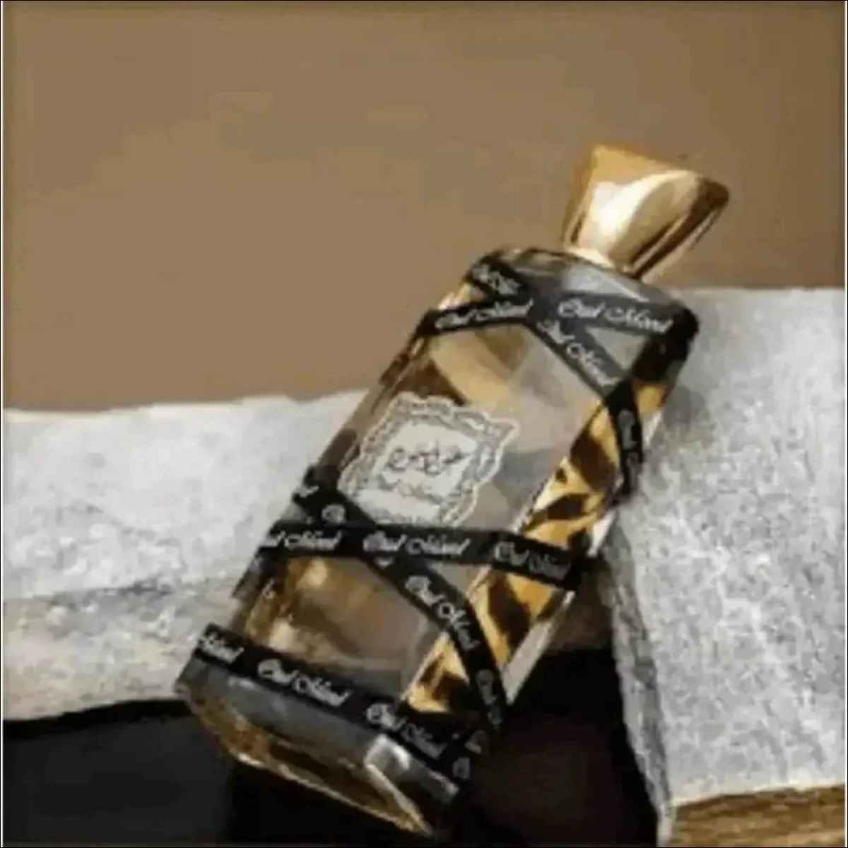 Perfume Oud Mood Latafa 100ml - Frasco Dourado Luxuoso com Nota de Oud e Âmbar - Jm Grife - Perfume Oud Mood Latafa 100ml - Frasco Dourado Luxuoso com Nota de Oud e Âmbar - Lattafa - Jm Grife - Jm Grife, Lattafa, QNQR02QC8J - Jm Grife