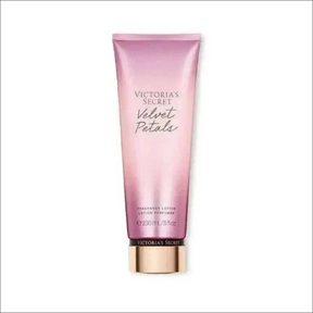 Creme Hidratante Corporal Victoria's Secret 236ml - Diversas Fragrâncias, Hidratação e Perfume Duradouros - Jm Grife - Creme Hidratante Corporal Victoria's Secret 236ml - Diversas Fragrâncias, Hidratação e Perfume Duradouros - - Jm Grife - corporal, creme, hidratante, issues, Jm Grife, Pear-Glacé, secret, victoria - Jm Grife