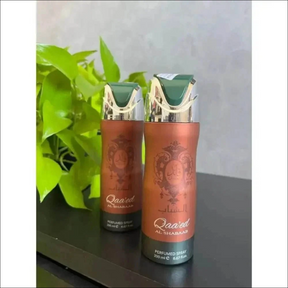 Perfume Masculino Qaa'ed Al Shabaab 200ml - Fragrância Âmbar com Notas de Agarwood e Couro - Jm Grife - Perfume Masculino Qaa'ed Al Shabaab 200ml - Fragrância Âmbar com Notas de Agarwood e Couro - - Jm Grife - 200ml, 22697728832, aerossol, grifeqaa, Jm Grife, lattafa, masculino, mbar, notas, perfume, perfumes, shabaab, spray, ylang - Jm Grife