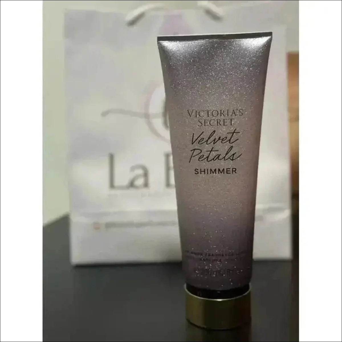 Velvet Petals Shimmer Hidratante - Victoria’s Secrets - Jm Grife - 22593012074, issues, Jm Grife - Jm Grife